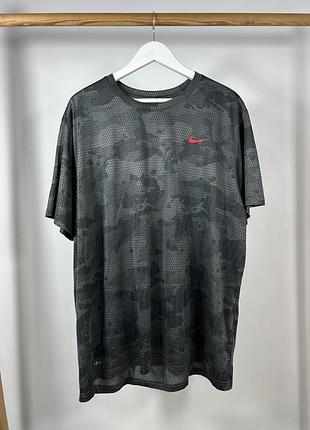 Nike dry leg tee camo aop красива камуфляжна футболка розмір xxl