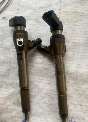 Форсунка дизельна renault 1.5 dci h8200294788 166009445 r форсункаи