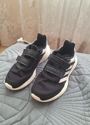 Кросівки adidas на хлопчика 33 розмір
