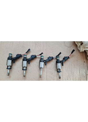 Форсунка топливная a5 8w бензинова 2.0 tfsi 06g906036b 4x a4 b9 8w q5 б/у оригинал