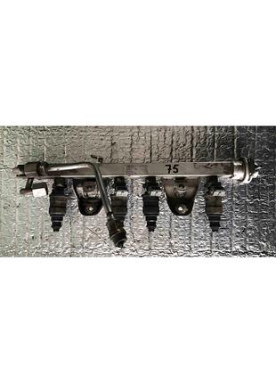 Форсунка топливная бензинова audi a6 100 c4 2.0 03913317c 037906031r б/у оригинал