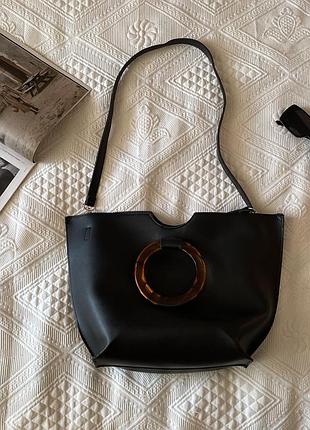🖤 стильна чорна сумка primark як нова з ручкою-кільцем та ремінцем