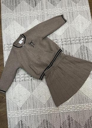 Костюм для дівчинки , кофта і спідничка 110см 5 років zara