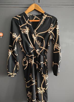 Стильное легкое платье на защелку/запах от бренда boohoo