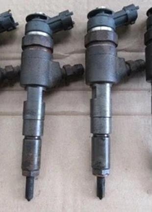 Форсунка дизельна peugeot 1.4 hdi 9641496180 0445110075