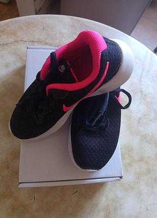 Кроссовки детские nike размер  eur 30 ( по стельке 18,5 см).