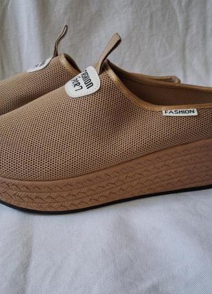 Продам женские сабо 2