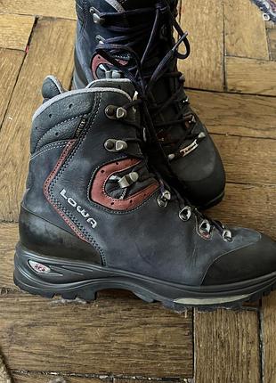 Гірські черевики lowa mauria gtx ws  40 розмір.  стан нових  / gore-tex