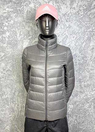 Uniqlo куртка пуховик xs размер женская стеганая демисезонная серая