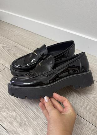 Лакові лофери zara, 39 розмір