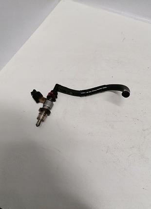 Форсунка топливная пятый 23710-26011 toyota lexus is220 2.2 d б/у оригинал