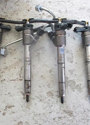 Форсунка дизельна hyundai 1.6 1.7 crdi 0445110589