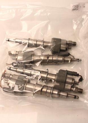 Форсунка топливная бензинова vw audi seats skoda 2.0 tfsi 06f906036g 0261500039 б/у оригинал
