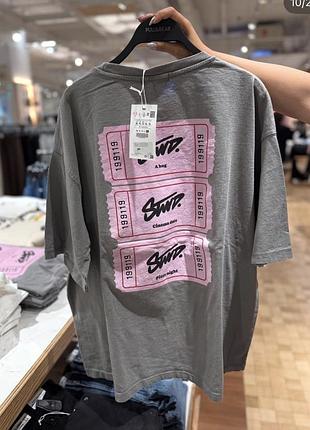 Футболка з принтом pull&bear