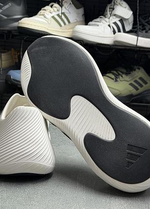 Тапки білі adidas 41 р 2