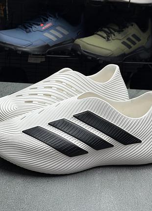Тапки білі adidas 41 р 7