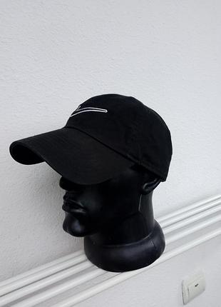 Бейсболка  ван сайз. nike