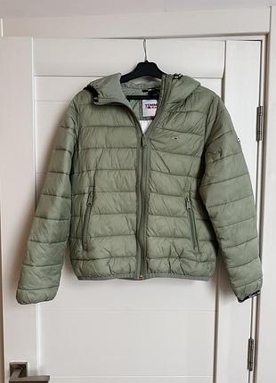 Продам куртку tommy jeans