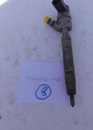 Форсунка дизельна впорскування mercedes jeep 0445110098