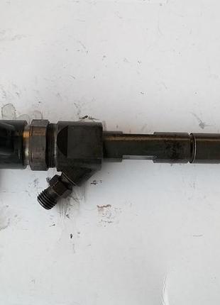 Форсунка топливная renault 8200389369 0445110 б/у оригинал