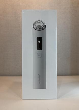 Medicube age-r booster pro x2 — це оновлене, найновіше покоління популярного домашнього б'юті-гаджета medicube booster pro