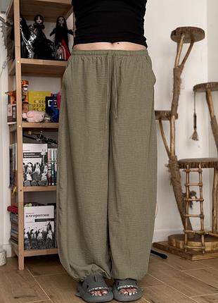 Штани широкі жіночі хакі bershka l