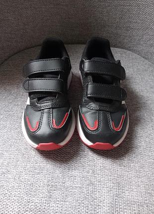 Детские кроссовки adidas 30р.