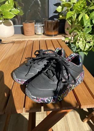 Дитяче чорне взуття skechers 27 р