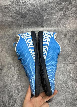 Оригінальні сороконіжки nike 4