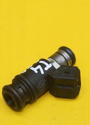 Форсунка топливная бензинова iwp 076 t4 2.5 b 021031b б/у оригинал
