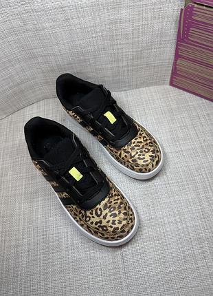 Оригінальні кросівки adidas 5