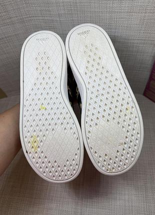 Оригінальні кросівки adidas 6