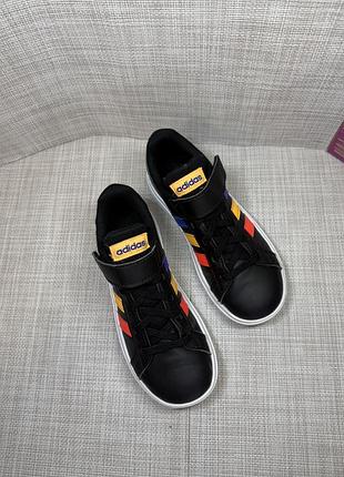 Оригінальні кросівки adidas 2