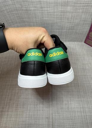 Оригінальні кросівки adidas 5
