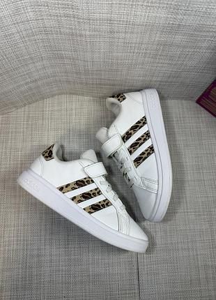 Оригінальні кросівки  adidas 3
