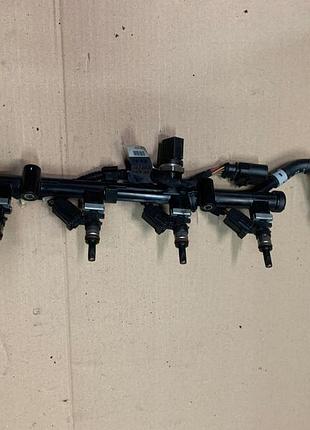 Форсунка дизельна audi a5 8t lift 06k133681 форсункана рампа