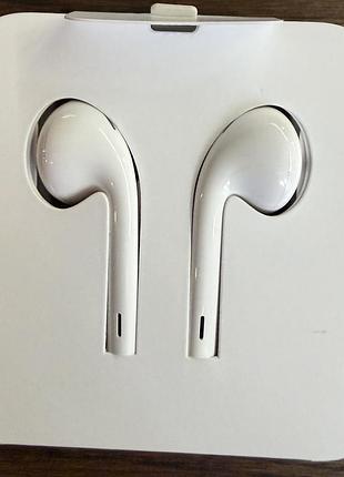 Навушники apple earpods на lightning.