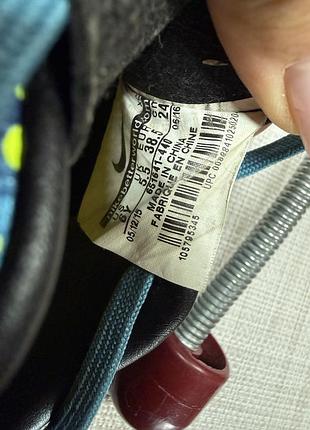 Оригінальні сороконіжки nike 7