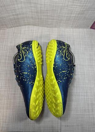 Оригінальні сороконіжки nike 4