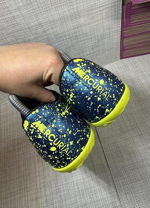 Оригінальні сороконіжки nike 5