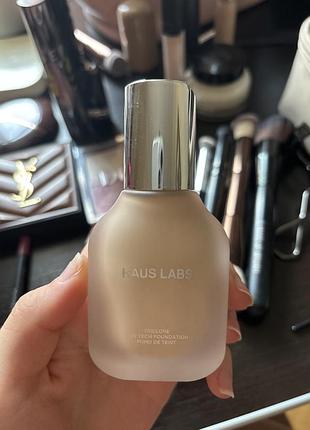 Тональний haus labs by lady gaga