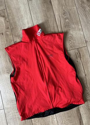 Трекінгова жилетка з технологією gore windstopper