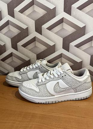 Жіночі кросівки nike  dunk low safari phantom 38