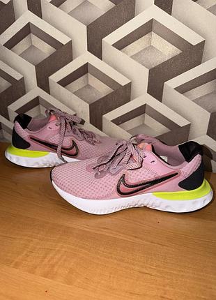 Жіночі кросівки nike renew run 2