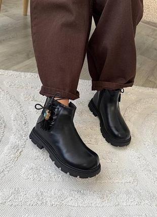 Дитячі осінні черевики на дівчинку