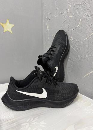 Кросівки nike , у чорному кольорі , в розмірі 39