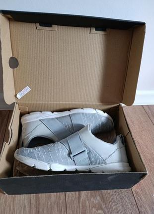 Merrell кросівки 
надзвичайно легкі та зручні 
38 розмір 
стан ідеальний