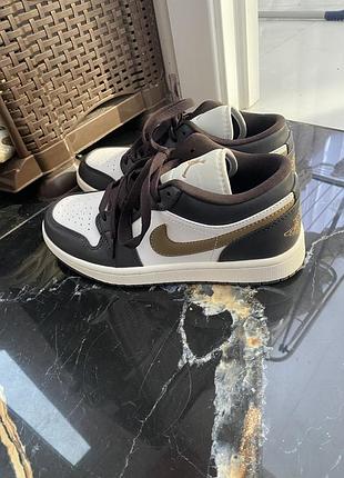 Кросівки nike jordan 40  розмір у відмінному стані