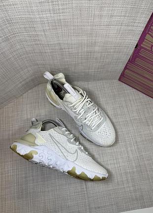 Оригінальні кросівки nike react