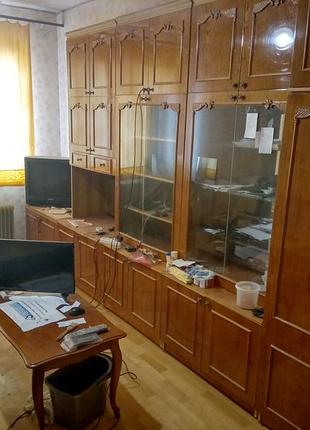 Мебельная стенка, б/у, полированная, с регулировкой высоты и наклона
м. киев.